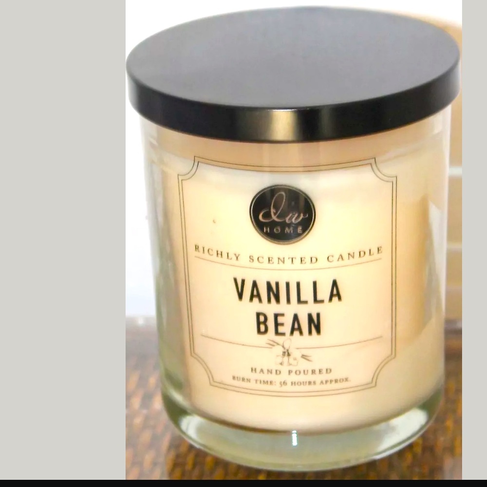 DW HOME CANDLE VANILLA BEAN 2 WICK 15.48oz  RICHLY SCENTED NEW